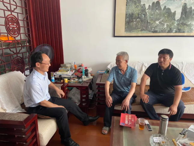 党心暖情│学院党委开展“七一”走访慰问活动