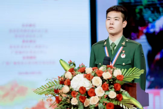 市人社系统教师李凌志获第七届自治区道德模范称号